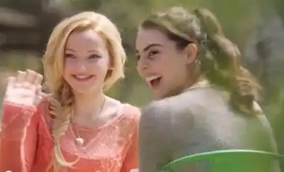 скачать клип Dove Cameron - Better in Stereo