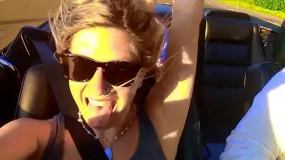 скачать клип Robert Toma feat. Jovanna - Binele ce imi face rau