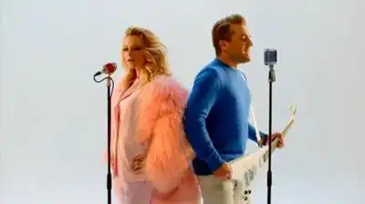 скачать клип Новые Самоцветы - Мир не прост