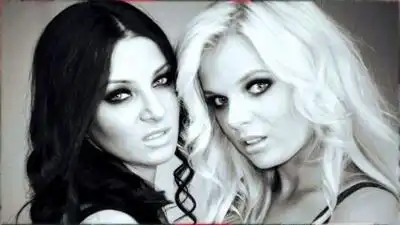 скачать клип Группа Весна - Тянет ко мне