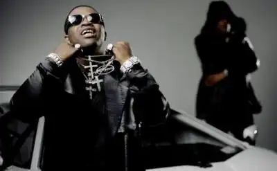 скачать клип Future - Lay Up