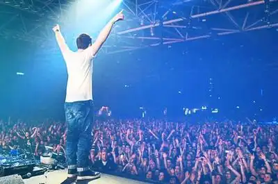 Скачать клип