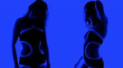 скачать клип Lucky Charmes - Whats Up