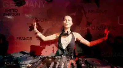 Скачать клип