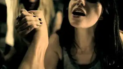 скачать клип Blood Red Shoes - In Time To Voices