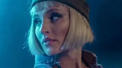 скачать клип MaRina - Saturday Night