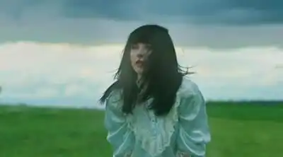 скачать клип Sleigh Bells - End Of The Line