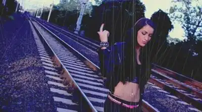 скачать клип Ariana - Bad Girl