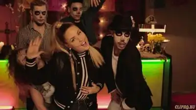 скачать клип Julie Bergan - All Hours