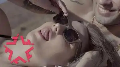 скачать клип Лигалайз - Укрою