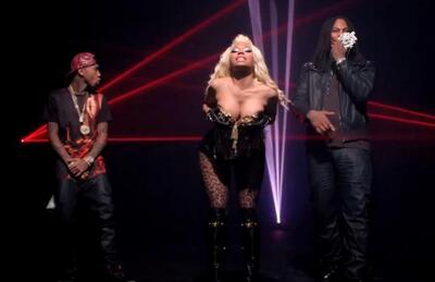 скачать клип Waka Flocka Flame ft. Nicki Minaj, Tyga and Flo Rida - Get Low