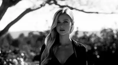 скачать клип ZAYN - iT\'s YoU