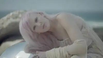 скачать клип Ellie Goulding - Anything Could Happen
