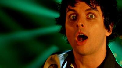скачать клип Green Day - Kill The DJ