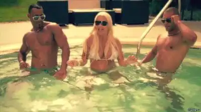 Скачать клип