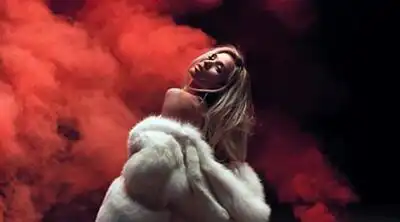 скачать клип Boys and Girls ft. Pia Mia - Will.i.am