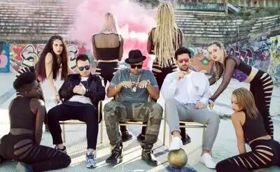 скачать клип Sak Noel and Salvi ft. Sean Paul - Trumpets