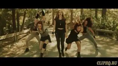 скачать клип The Chainsmokers ft. Daya - Don\'t Let Me Down