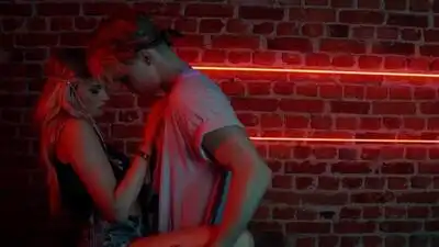 скачать клип Benjamin - BODY