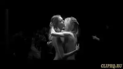 скачать клип Mary Komasa - Lost Me