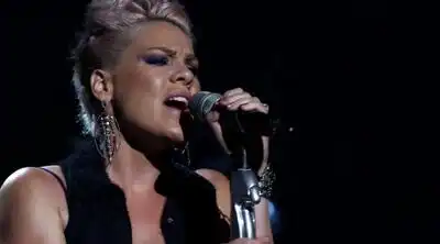 скачать клип Pink - Slut Like You - Live