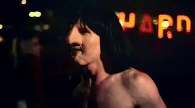 скачать клип Miike Snow - Pretender