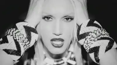 скачать клип No Doubt ft. Busy Signal, Major Lazer - Push And Shove