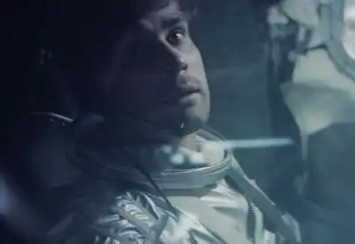 скачать клип Mari Ferrari - Hello, Hello