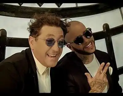 Скачать клип