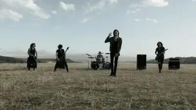 скачать клип Asking Alexandria - Here I Am
