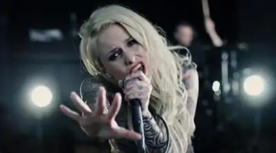 скачать клип Stitched Up Heart - Monster