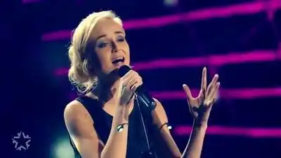 скачать клип Полина Гагарина - Почему ты - live