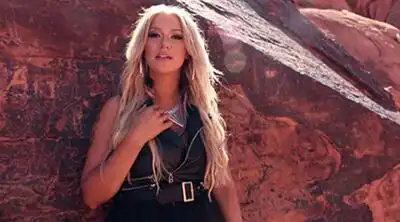 скачать клип Kaya Jones - Into the Sun