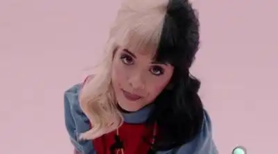 скачать клип Melanie Martinez - Alphabet Boy