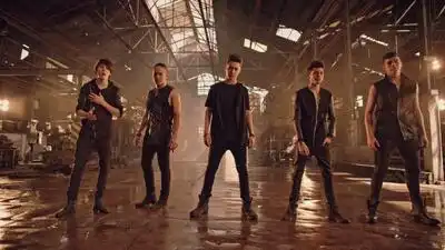 скачать клип CNCO - Quisiera