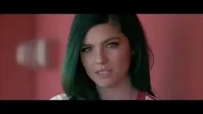 скачать клип Phoebe Ryan - Boyz n Poizn