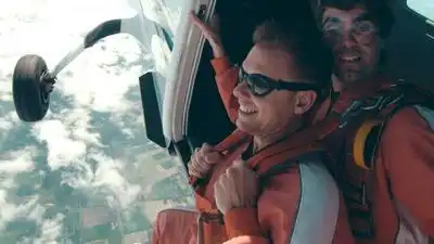 скачать клип Armin van Buuren ft. BullySongs - Freefall