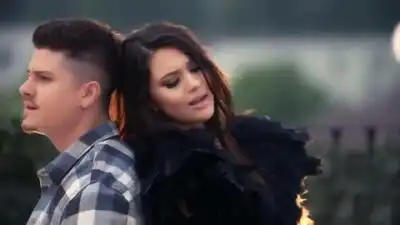 Скачать клип