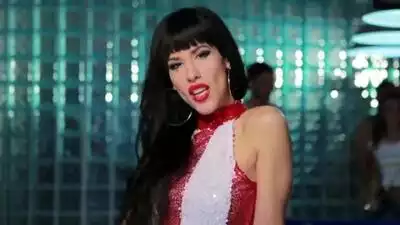 скачать клип Baby K - Venerdi