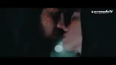 Скачать клип