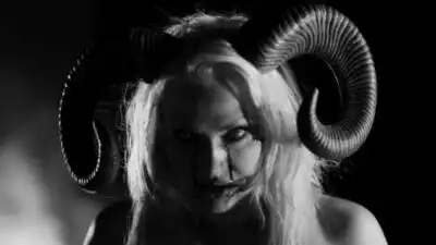 Скачать клип