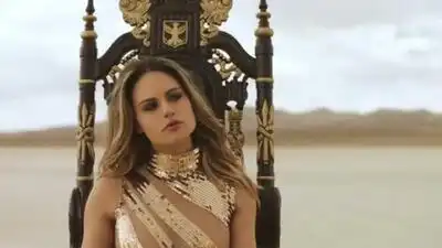 скачать клип Pia Toscano - Youll Be King