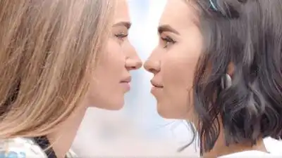 скачать клип HOT GOD - Прошлым летом Х