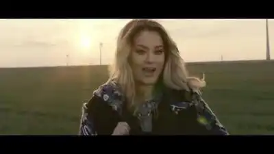 скачать клип Feli - Va urma