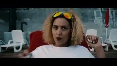 скачать клип Naomi Pilgrim - Sink Like A Stone