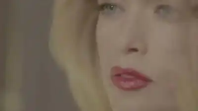 скачать клип Вера Брежнева - Feel