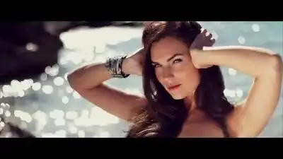 скачать клип Sean Finn and L.A. H3RO - We Believe