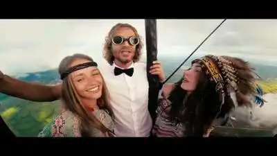 скачать клип Tomas Nevergreen - Pick Up The Phone