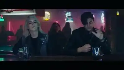 скачать клип Emma Gatsby - 2 Steps