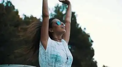 скачать клип Zaeden x Nina and Malika - Never Let You Go